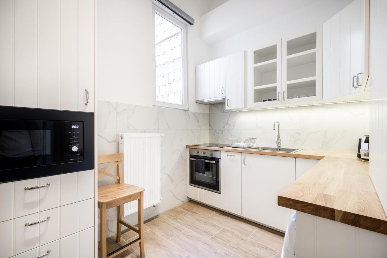 Bpr Blooming Design With A/c Appartamento Budapest